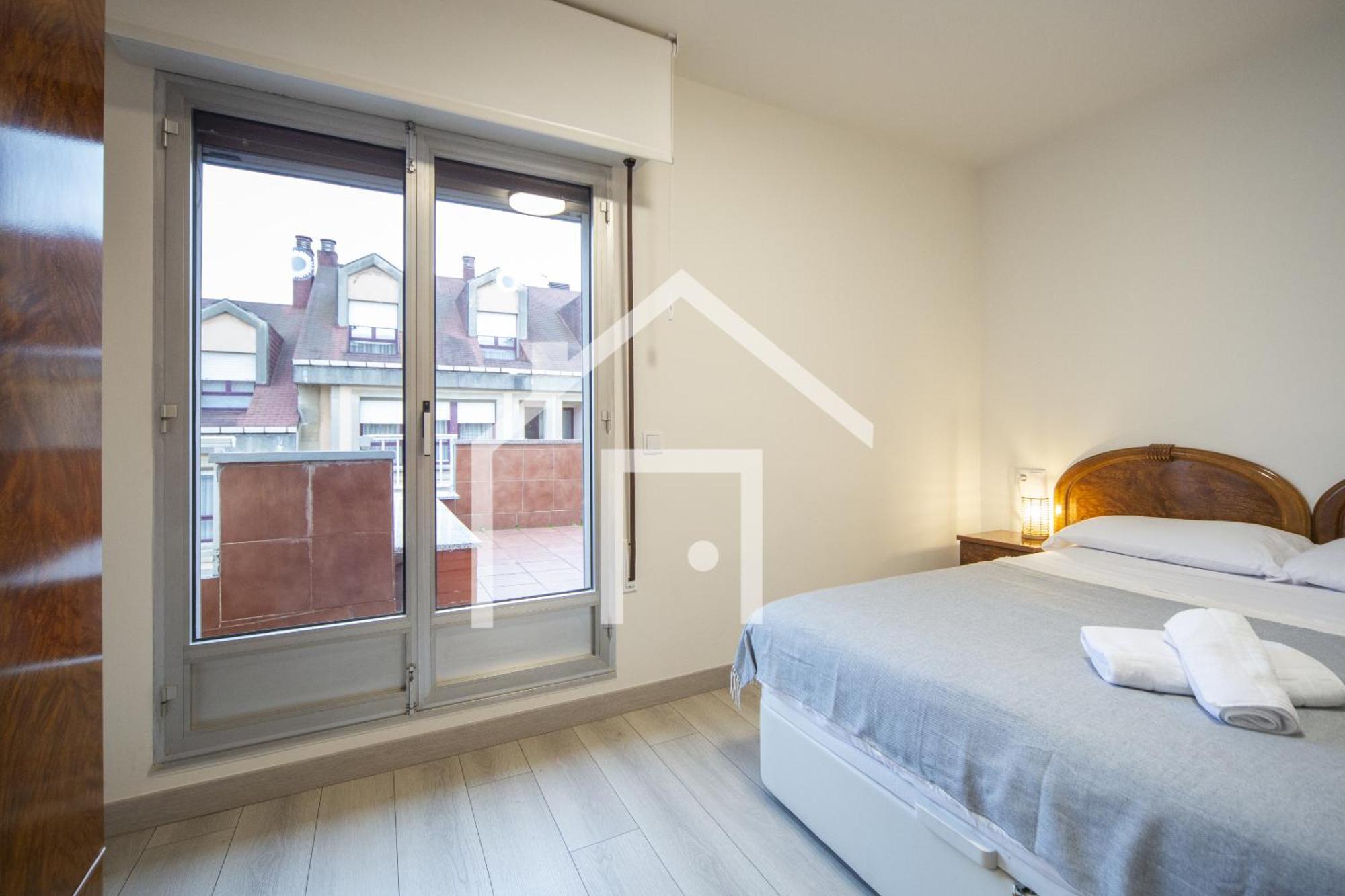 Atico Quintana II - Con Terraza, En El Centro Con Wifi Y Garaje Apartment Oviedo Bagian luar foto