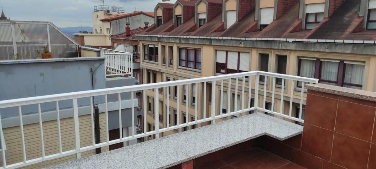 Atico Quintana II - Con Terraza, En El Centro Con Wifi Y Garaje Apartment Oviedo Bagian luar foto